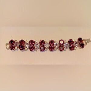 Beautiful vintage signed Hobe’ bracelet